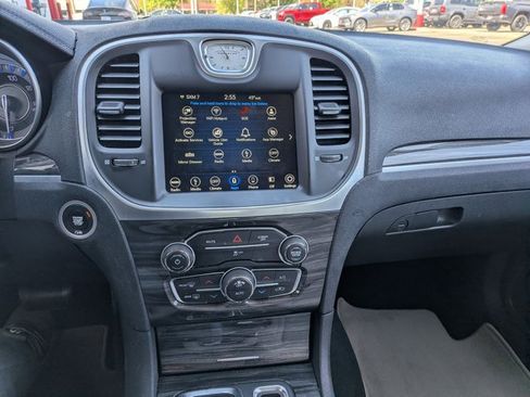 Used 2019 Chrysler 300 Touring AWD/4WD image 12