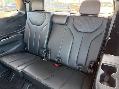 Used 2024 Hyundai Palisade SEL FWD image 17
