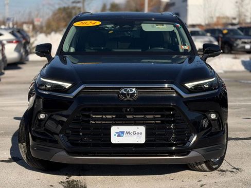 Used 2024 Toyota Grand Highlander Platinum image 2