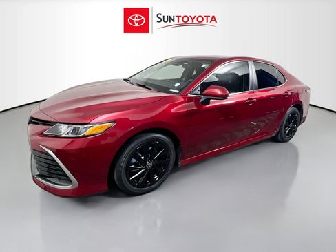 Used 2022 Toyota Camry LE FWD image 9