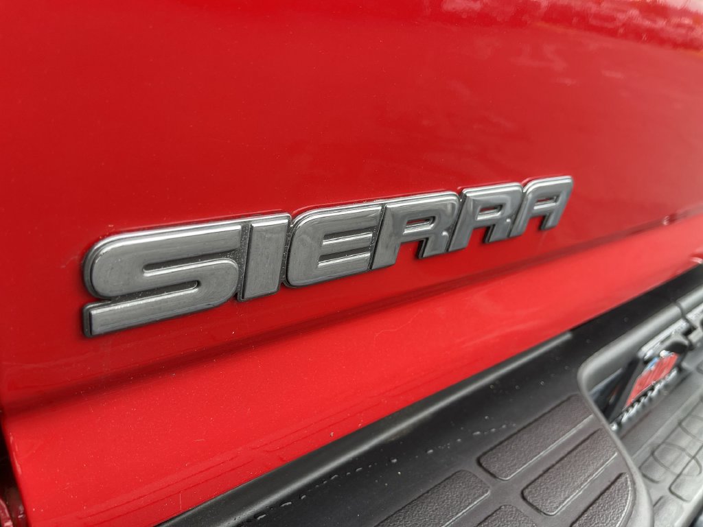 Used 2004 GMC Sierra 2500 SLE w/ Heavy-Duty Power Package AWD/4WD image 29