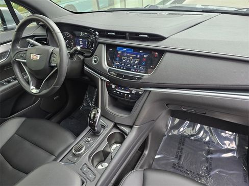 Used 2021 Cadillac XT6 Luxury image 10