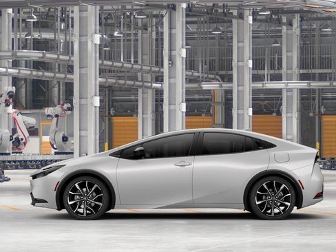 New 2026 Toyota Prius Plug-In Hybrid image 4