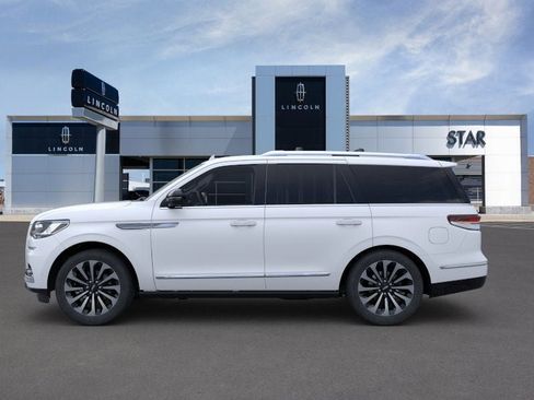 New 2023 Lincoln Navigator Reserve image 3