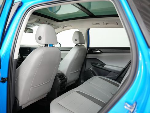 Used 2022 Volkswagen Taos SE image 34