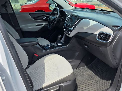 Used 2020 Chevrolet Equinox LT FWD image 16