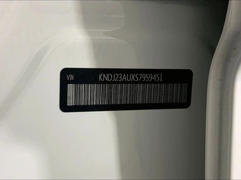 Certified 2025 Kia Soul LX image 31