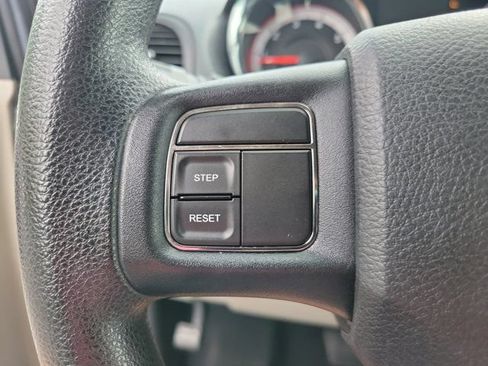 Used 2012 Dodge Grand Caravan SXT FWD image 16
