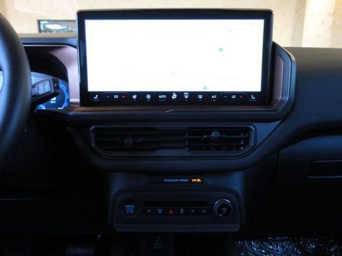 Certified 2025 Ford Bronco Sport Outer Banks w/ Outer Banks Tech Package+ AWD/4WD image 18