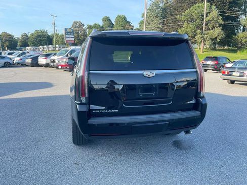 Used 2016 Cadillac Escalade Premium AWD/4WD image 31