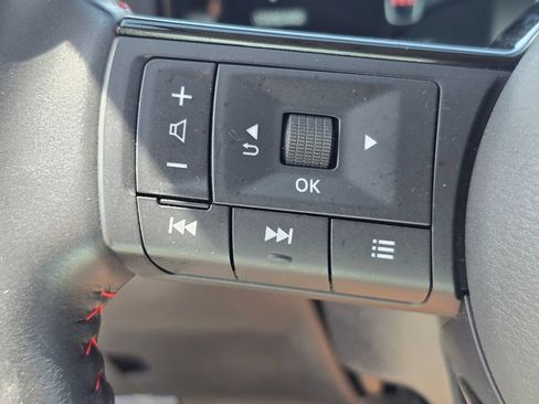 Used 2025 Nissan Kicks SR FWD image 22