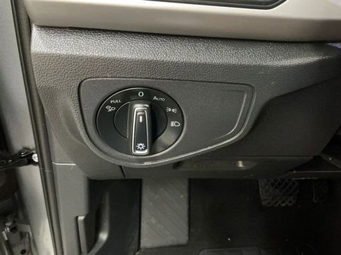 Used 2021 Volkswagen Atlas Cross Sport SE AWD/4WD image 21