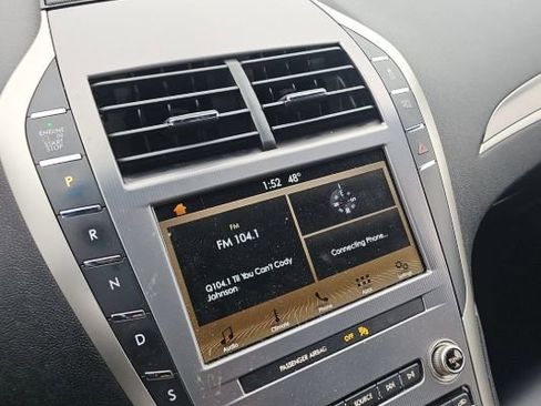 Used 2019 Lincoln MKZ Premiere image 8