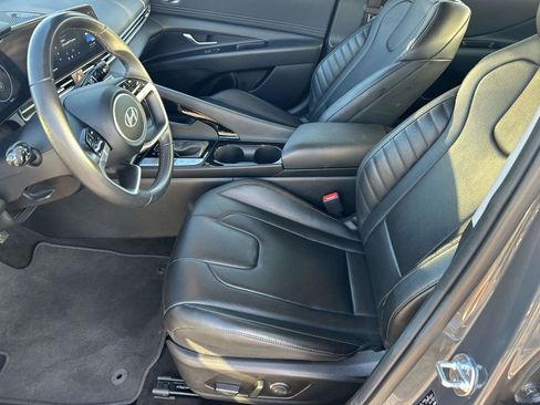 Used 2025 Hyundai Elantra Limited FWD image 15