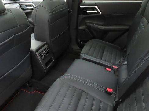 New 2026 Mitsubishi Outlander SE AWD/4WD image 23
