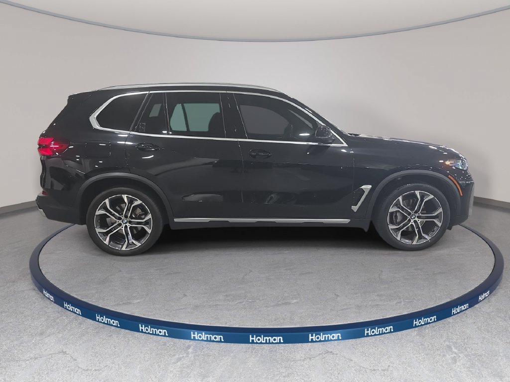 Certified 2025 BMW X5 xDrive40i w/ Parking Assistance Package AWD/4WD image 4