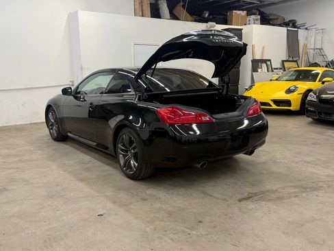 Used 2010 INFINITI G37 Convertible w/ Premium Pkg RWD image 28