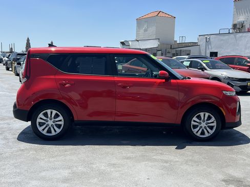 Used 2020 Kia Soul LX FWD image 9