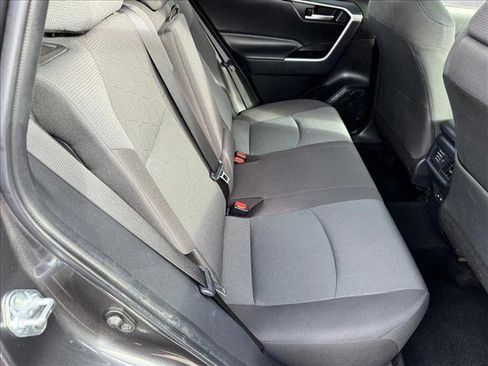 Used 2025 Toyota RAV4 XLE AWD/4WD image 19