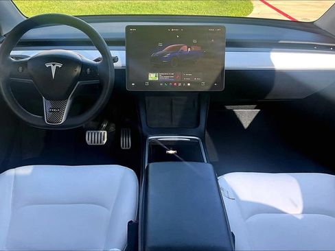 Used 2023 Tesla Model Y Performance AWD/4WD image 17