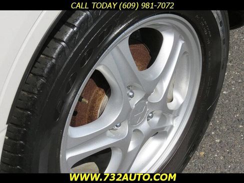 Used 2004 Mitsubishi Outlander LS image 15