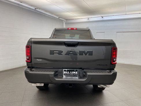 New 2026 RAM 2500 Big Horn AWD/4WD image 4