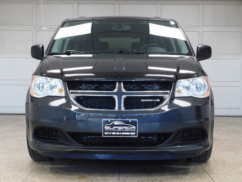 Used 2011 Dodge Grand Caravan SXT image 2