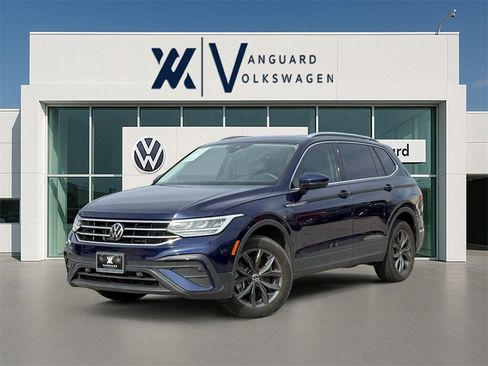 Used 2022 Volkswagen Tiguan SE w/ Panoramic Sunroof Package image 1