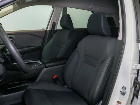 Used 2023 Nissan Rogue S FWD image 11