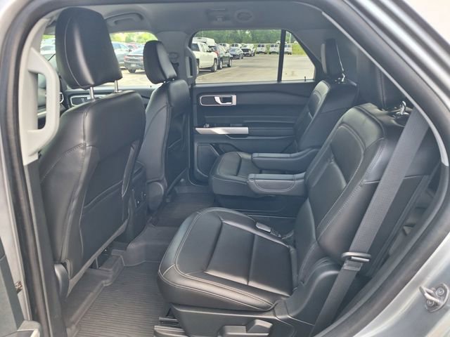 Used 2024 Ford Explorer XLT w/ Equipment Group 202A AWD/4WD image 12