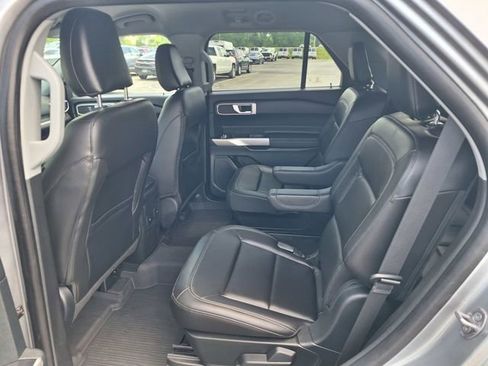 Used 2024 Ford Explorer XLT w/ Equipment Group 202A AWD/4WD image 12