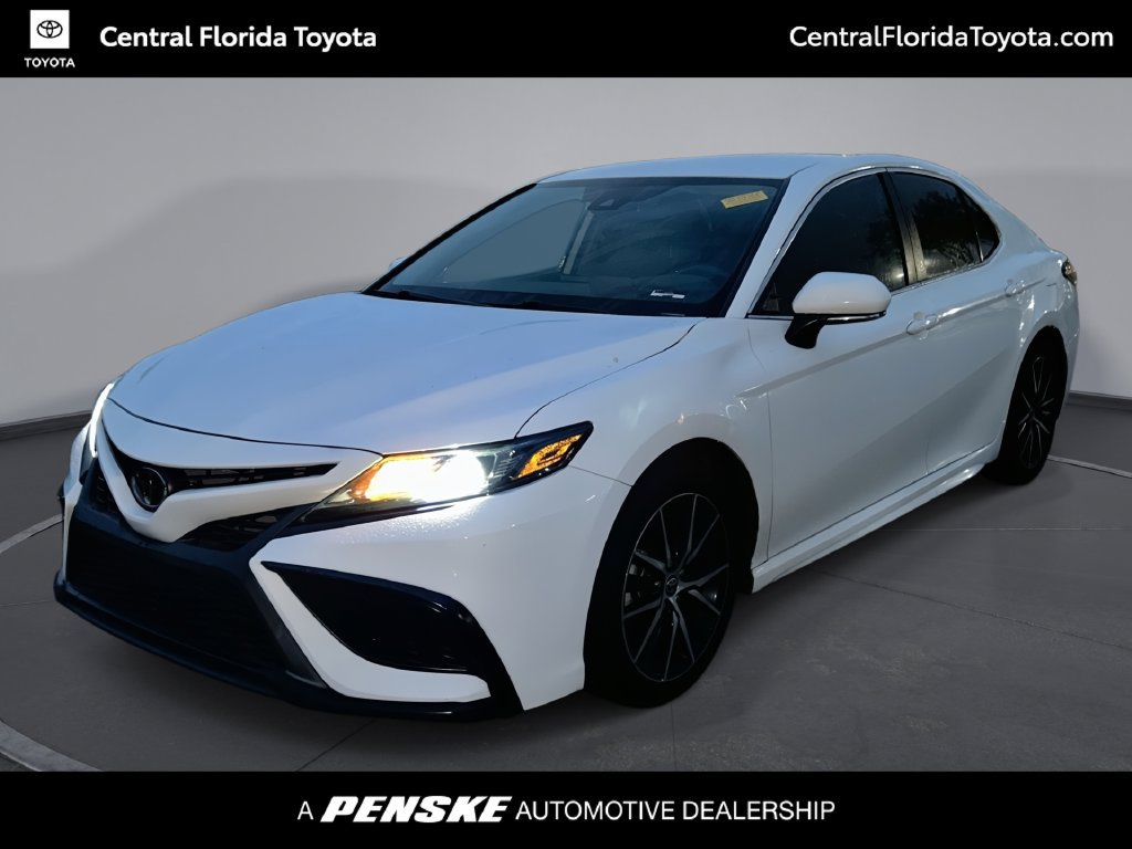 Certified 2023 Toyota Camry SE FWD image 1