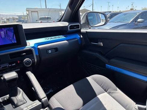 Used 2025 Toyota Tacoma TRD Off-Road AWD/4WD image 35