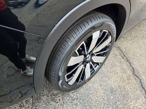 New 2025 Mitsubishi Outlander SE image 10