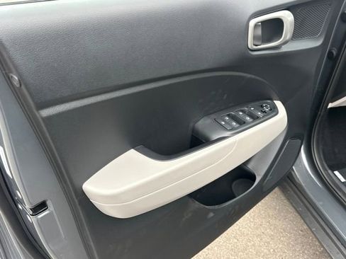 New 2026 Hyundai Venue SEL FWD image 11