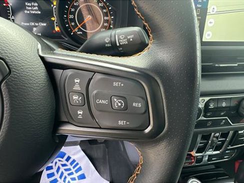 Certified 2024 Jeep Gladiator Mojave image 27