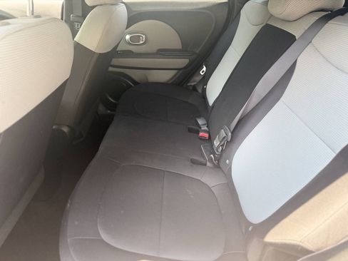 Used 2017 Kia Soul FWD image 18