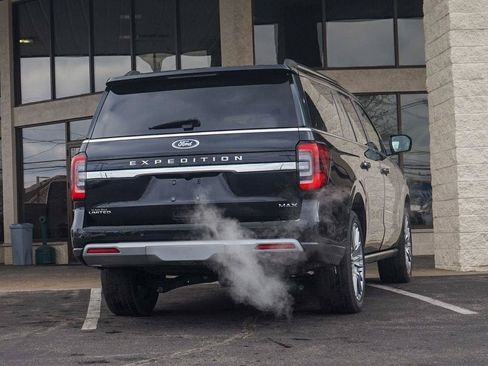 Used 2024 Ford Expedition Max Limited AWD/4WD image 3