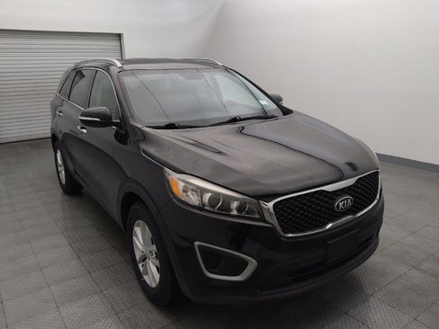 Used 2018 Kia Sorento LX image 13