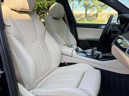 Used 2019 BMW X5 xDrive40i w/ Convenience Package AWD/4WD image 17