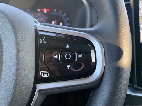 Used 2025 Volvo XC90 B5 Plus image 20