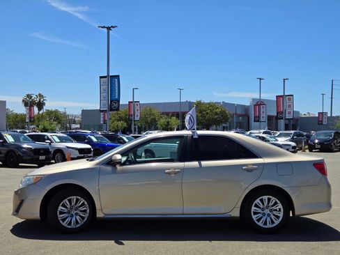 Used 2012 Toyota Camry LE FWD image 4