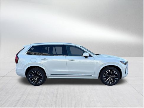 New 2026 Volvo XC90 T8 Plus image 4