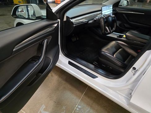 Used 2021 Tesla Model 3 Standard Range Plus image 14