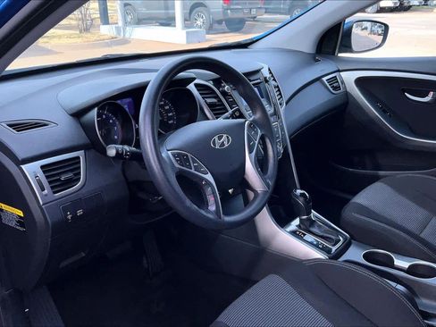 Used 2017 Hyundai Elantra GT image 15