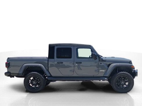 Used 2020 Jeep Gladiator Overland AWD/4WD image 4