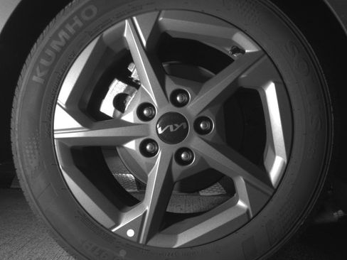 Used 2025 Kia K4 FWD image 15
