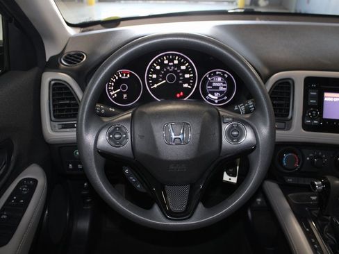 Used 2022 Honda HR-V LX image 17