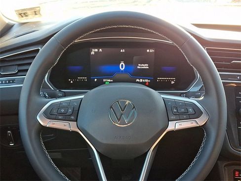 Used 2022 Volkswagen Tiguan SE image 21