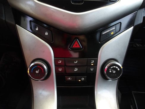Used 2012 Chevrolet Cruze LT FWD image 13